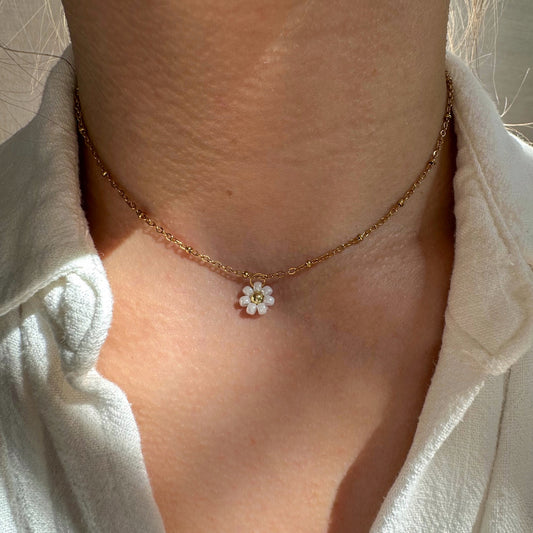 COLLIER FLORA
