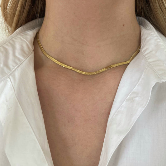 COLLIER CALIE